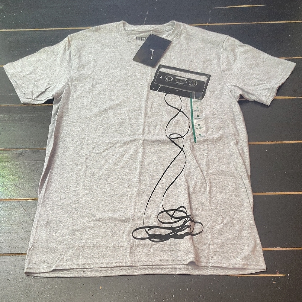 MAXWELL- MEN'S/WOMEN'S/UNISEX Gray Graphic T-Shirt with OLD SCHOOL TAPECassette